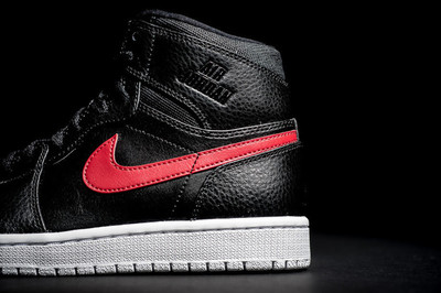 Air-Jordan-1-Retro-High-Rare-Air-Gym-Red-3-1010x674.jpg