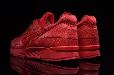 H51EK-2727-asics-gel-lyte-v-red-mamba-1-1010x674.jpg