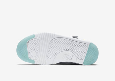 NIKE-AIR-LEBRON-AKRONITE-7.jpg