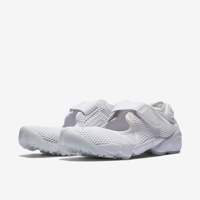 NIKE-AIR-RIFT-BR-W-1.jpg