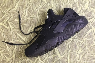 Nike-Air-Huarache-Triple-Black-1-3.jpg