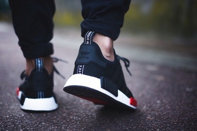 adidas-nmd-r1-footlocker-3-960x640.jpg