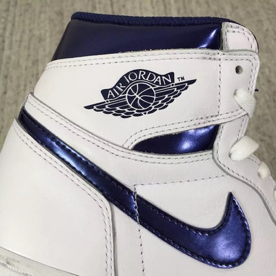 air-jordan-1-white-metallic-navy-og-release-date-3.jpg