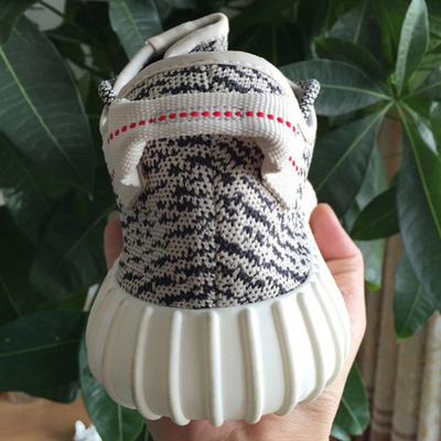 detailed-kanye-350-yeezy-boost-05.jpg