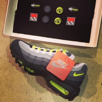 nike-air-max-95-patch-neon-og-02.jpg