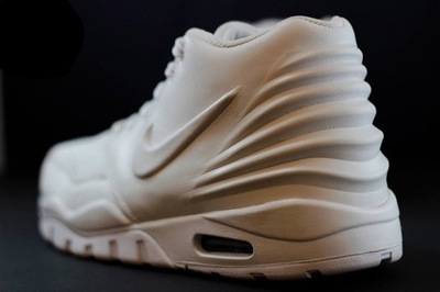 nike-entertrainer-yeezy-rip-off-02-620x414.jpg