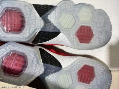 nike-lebron-13-red-white-black-4.jpg