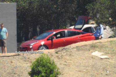 toyota-prius-spyshot_08.jpg