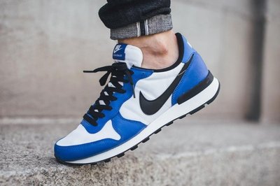 nike-internationalist-varsity-royal-1.jpg